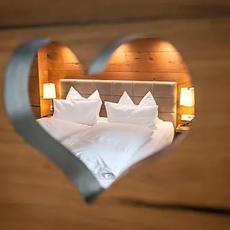 Отель Bollenhuthotel Kirnbacher Hof Вольфах