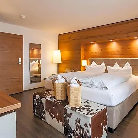 Bollenhuthotel Kirnbacher Hof Вольфах